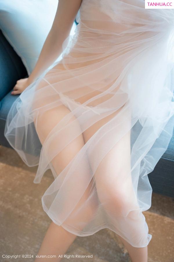   [XiuRen]高清写真图 2024.10.21 No.9318 白芷yy 性感美腿第22张图片
